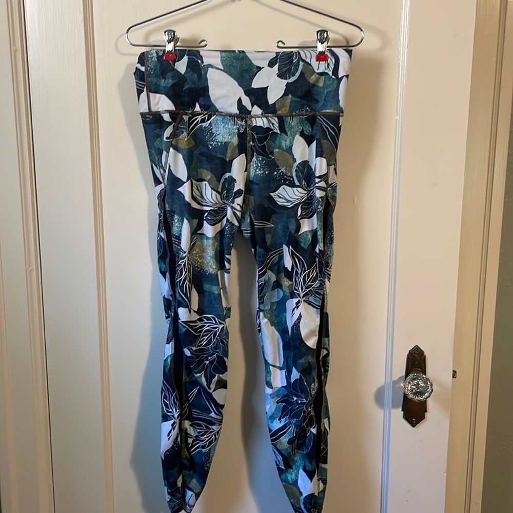 Athleta | printed leggings